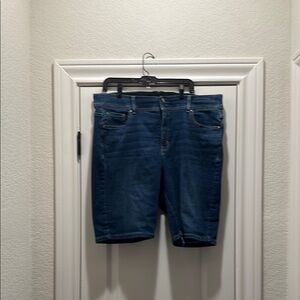 Lane Bryant Blue Jean Shorts Knee-Length